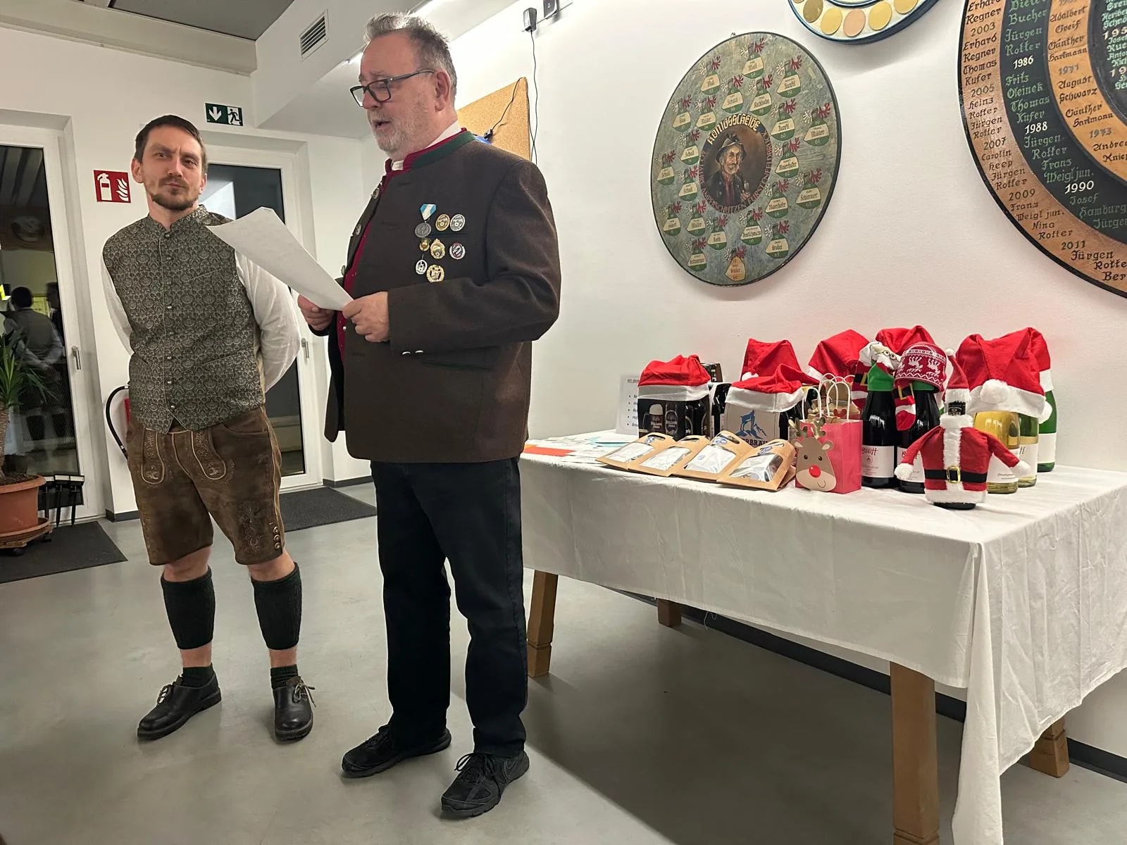 Titelbild zum Beitrag: Weihnachtsfeier mit Zimmerstutzenschießen